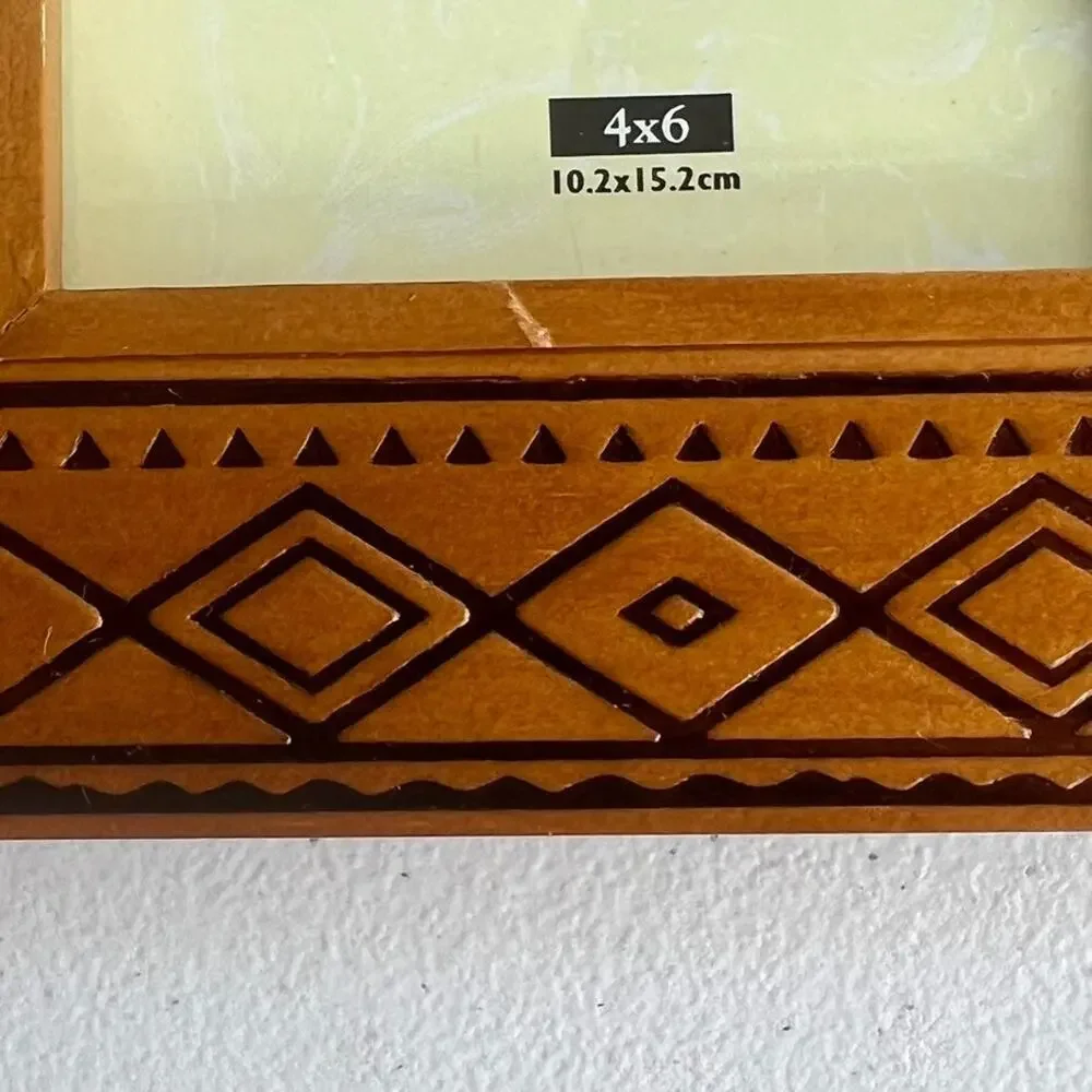 Veritas Honey Wood Embossed Picture Frames 4 x 6 Set of 2